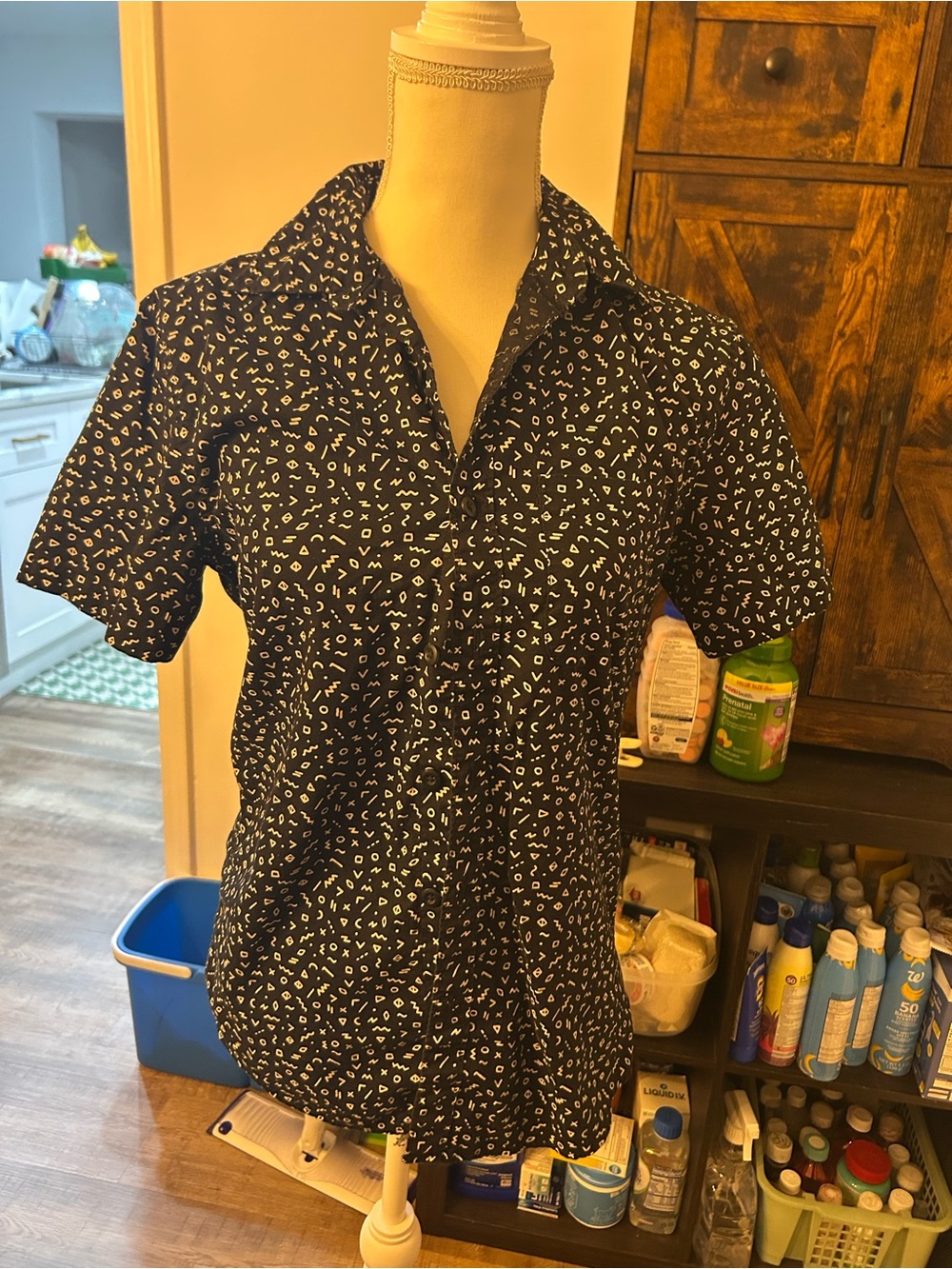 Men's Black Short-Sleeve Button-Up Shirt with White Pattern